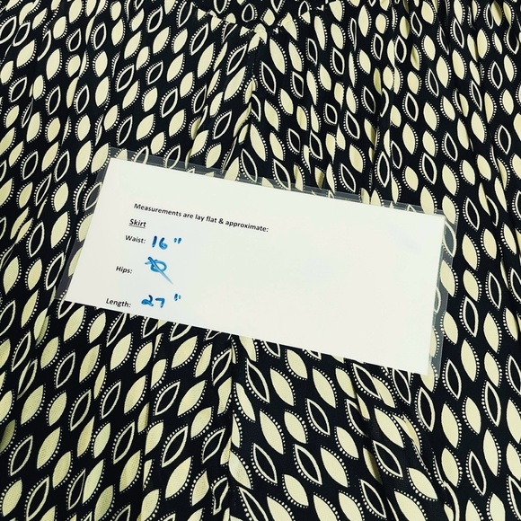 Max Studio Black and Cream Leaf Print Lined Midi Skirt Size L/ XL - Picture 8 of 11